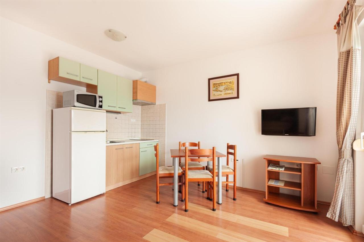 טרוגיר Apartments Lumaduma מראה חיצוני תמונה