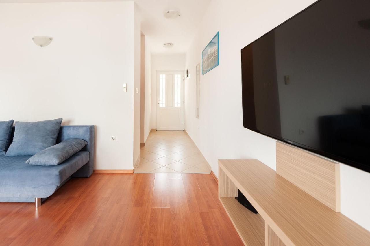טרוגיר Apartments Lumaduma מראה חיצוני תמונה